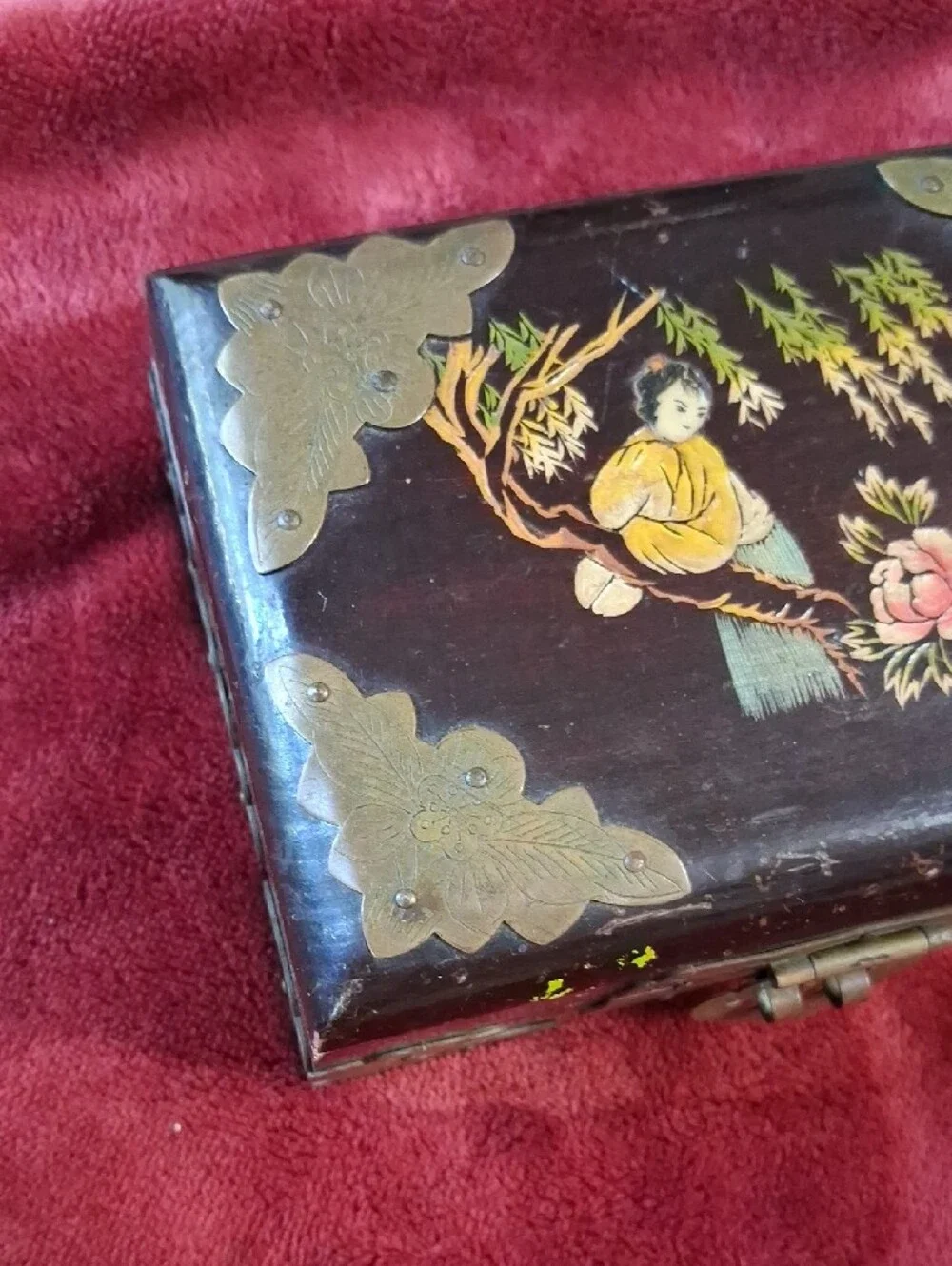 Vintage Hand-Painted Lacquer Jewelry Box with Brass Accents - Black & Gold